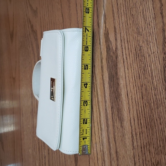 Lori Greiner Fashion Chain Crossbody Satchel Clutch. 5"x7" Winter White - Picture 7 of 8